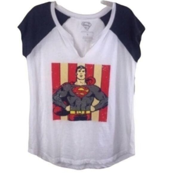 SUPERMAN Vintage Flag Dc Comics Graphic Tee Size Medium New With Tags - Picture 2 of 7
